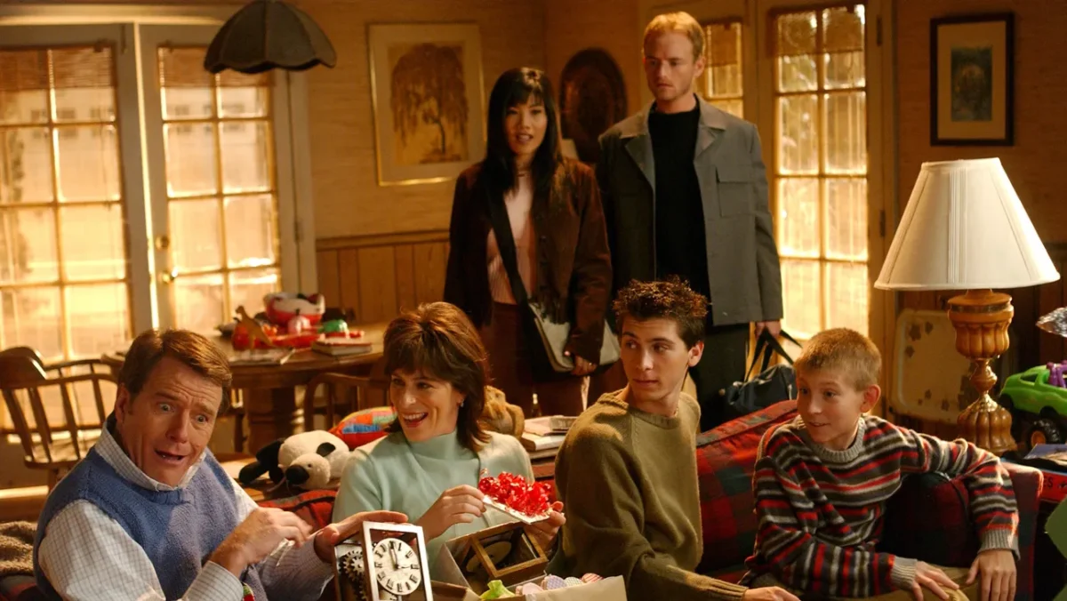 Bryan Cranston annonce son retour nu dans le reboot d’une série culte