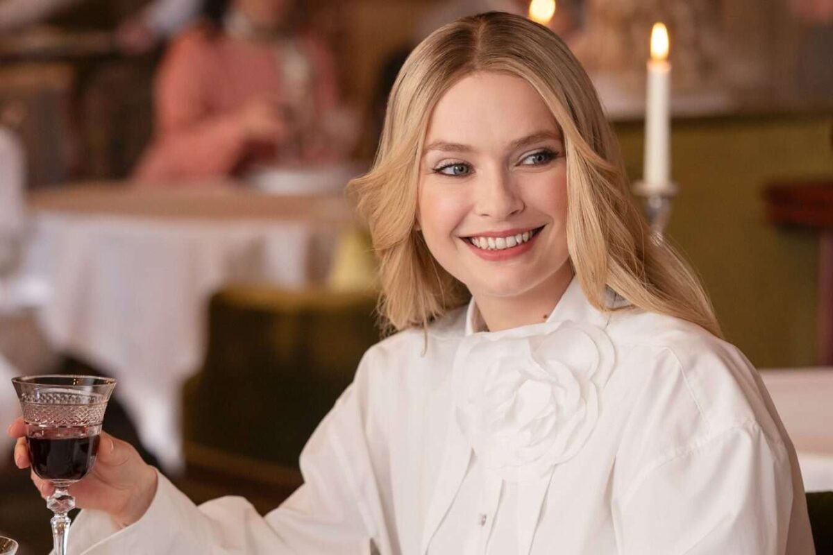 Pourquoi Camille Razat a quitté le rôle de Camille deLalisse dans Emily in Paris ?