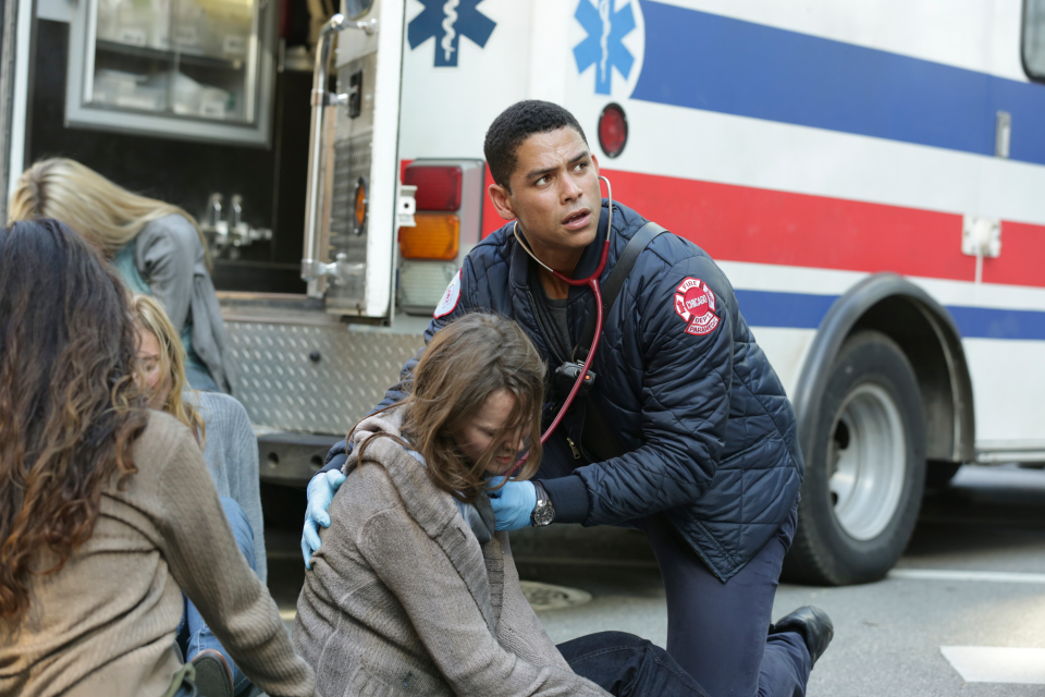 Pourquoi Charlie Barnett, l’interprète du pompier Peter Mills, a quitté Chicago Fire ?