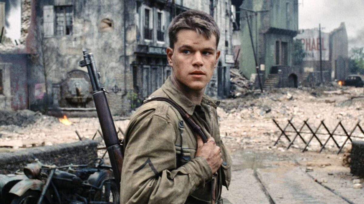 Steven Spielberg a orchestré l’isolement de Matt Damon sur le tournage de « Il faut sauver le soldat Ryan »