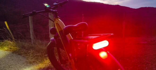 Feu arrière du Engwe E26