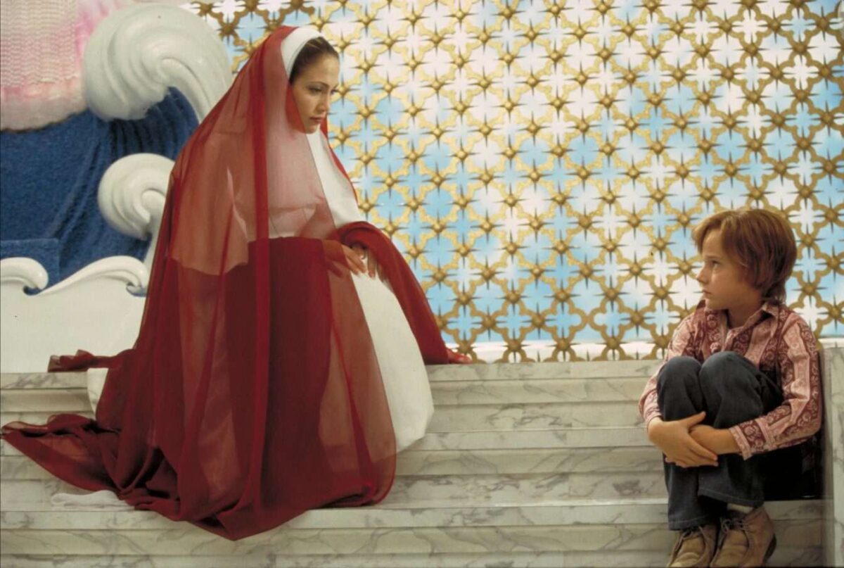 Un film de science-fiction méconnu avec Jennifer Lopez a influencé la saison 5 de Stranger Things