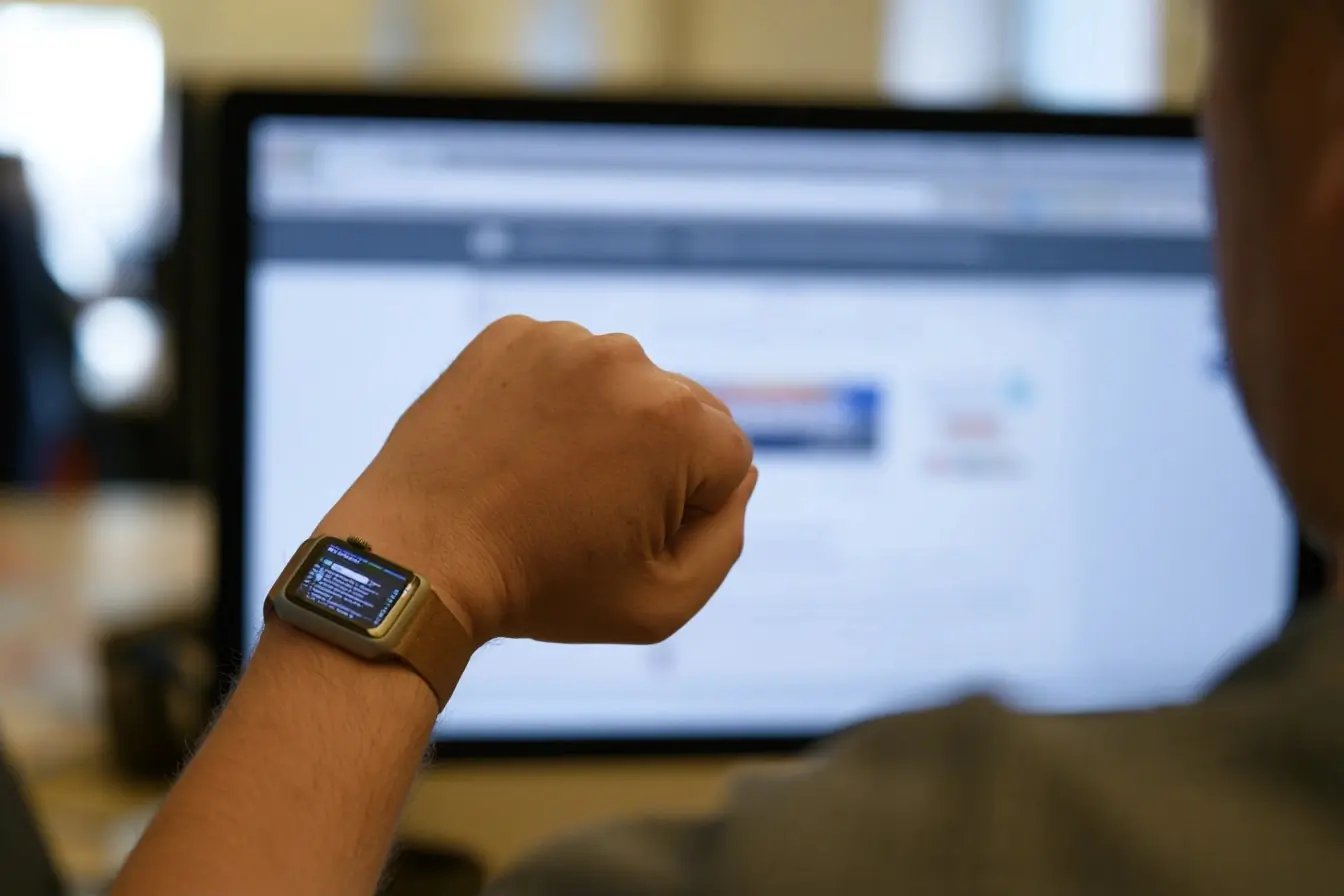 Montre connectée devant le site BrowserShots