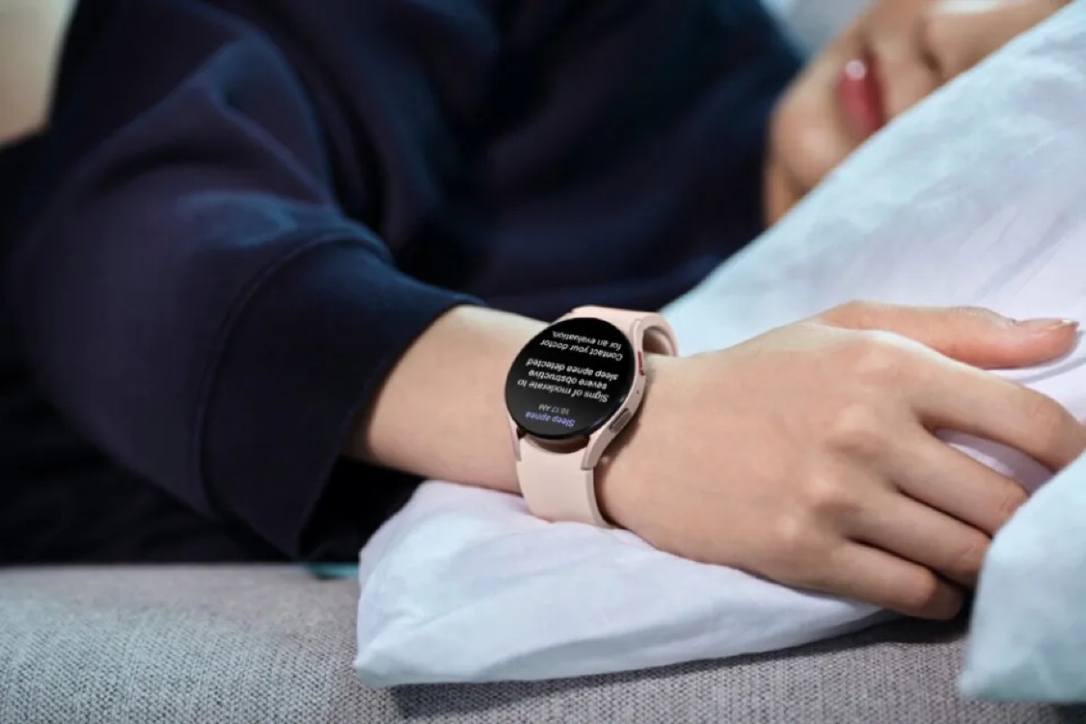 Regarder la vidéo Samsung va enrichir sa Galaxy Watch de nouvelles fonctionnalités d’IA pour le suivi de la santé