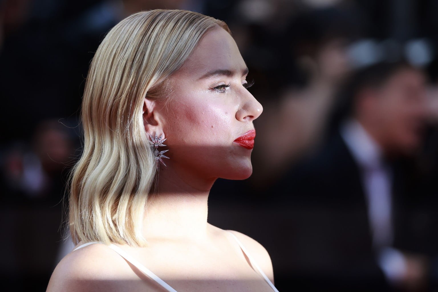 Regarder la vidéo Scarlett Johansson attaque OpenAI en justice pour imitation présumée de sa voix