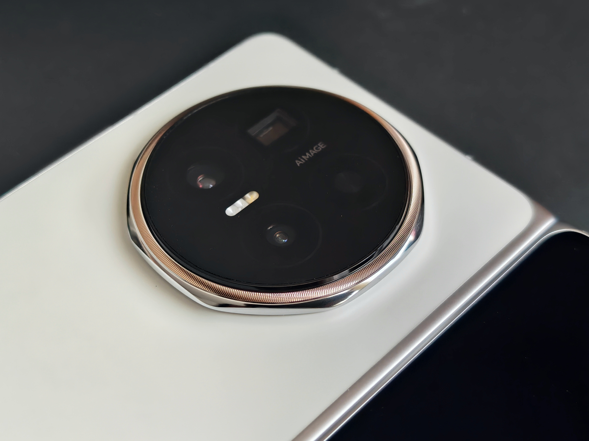 Honor Magic V6