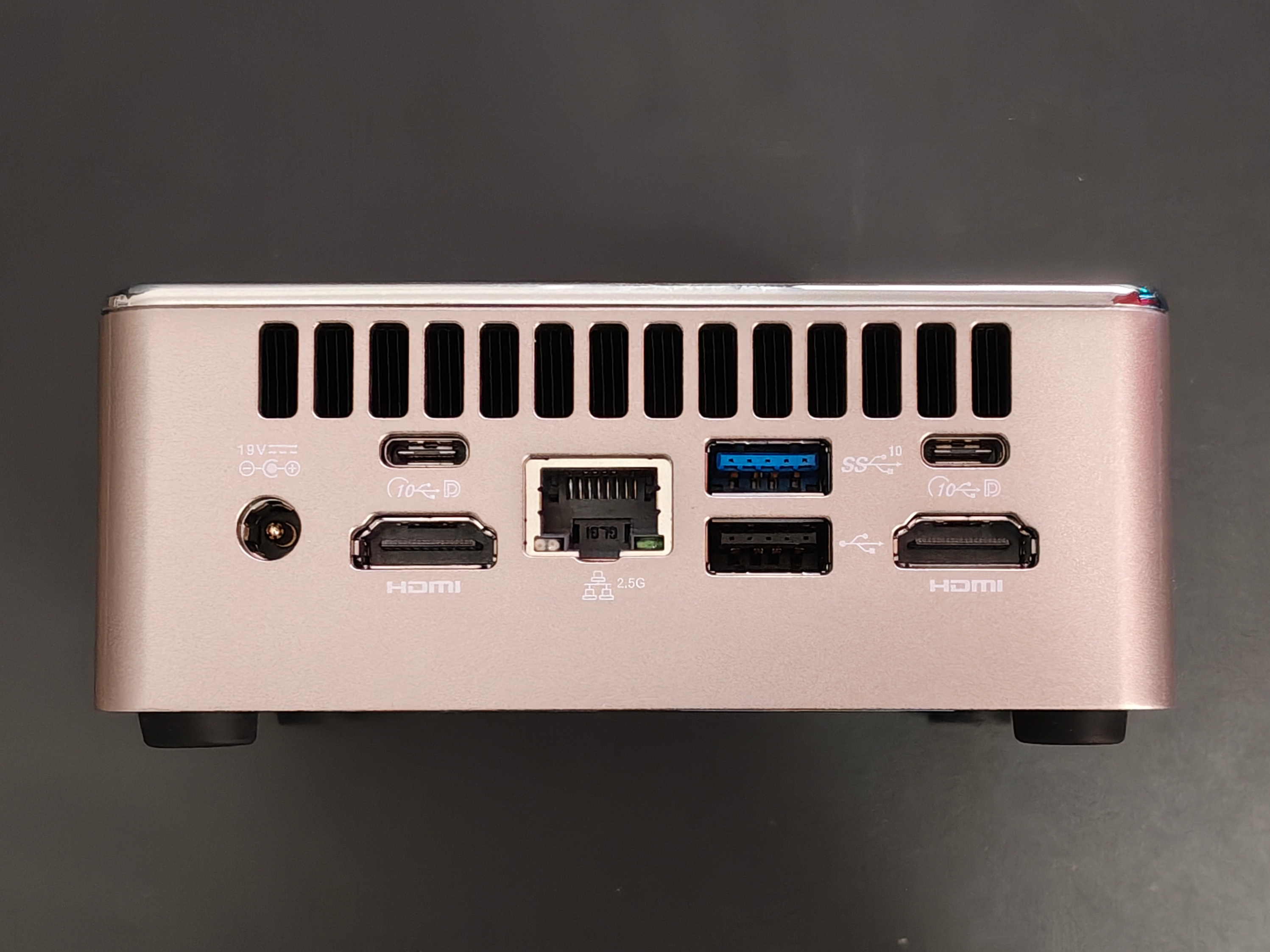 Connectiques du GEEKOM A5 2027